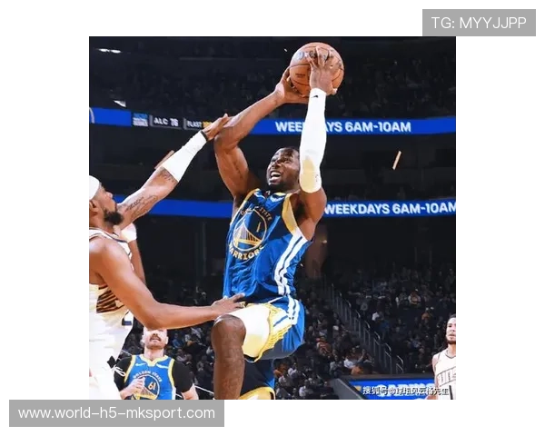 勇士凭借三分雨与库里出色发挥，成功击败太阳，勇士库里三分视频